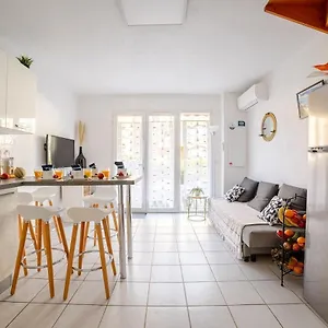 Hébergement de vacances Mazet Climatise Rdj Plages Parking Wifi Gratuit, La Londe-les-Maures